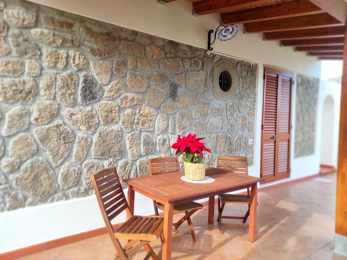 Holiday Home Mennulita Lipari  Bagian luar foto